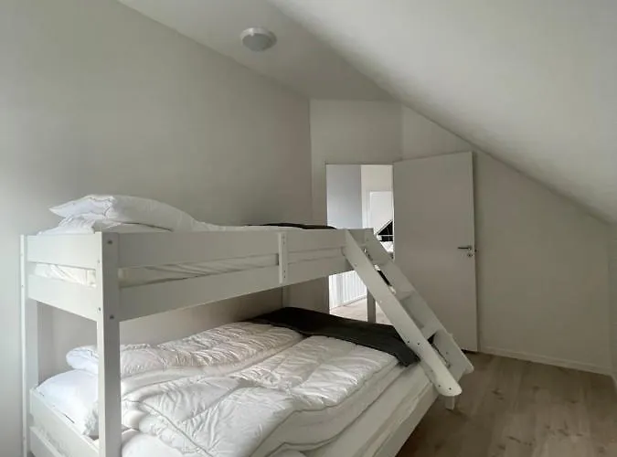Pa Sorlandet - *